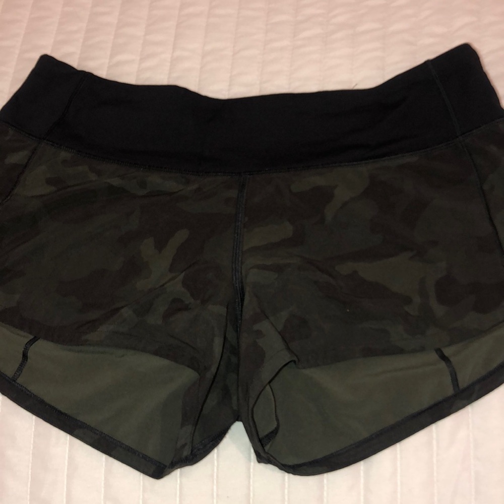Lululemon green and black camp 4” speed short. Size 4